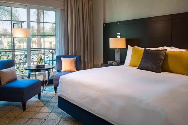Deluxe Guest Room, Club Lounge Access, 1 King Bed · photo 1