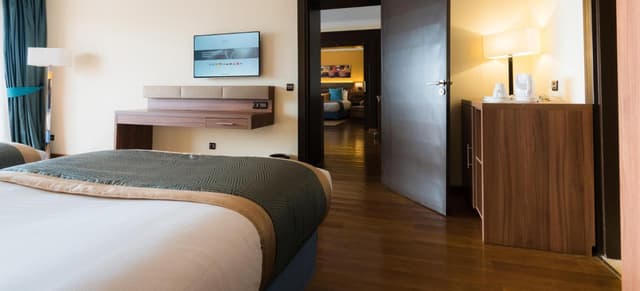 Suite Prestige Dos Habitaciones Dobles con Vista a la Piscina · foto 2