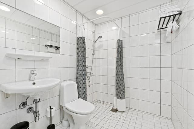 Large Room · photo 3