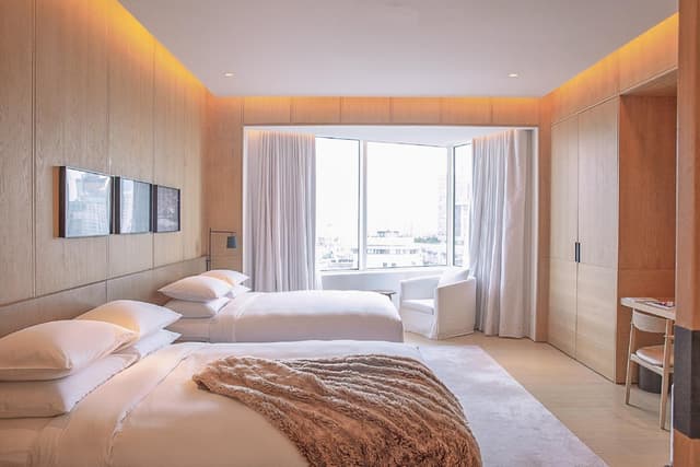 Deluxe Room with Two Queen Beds · photo 1
