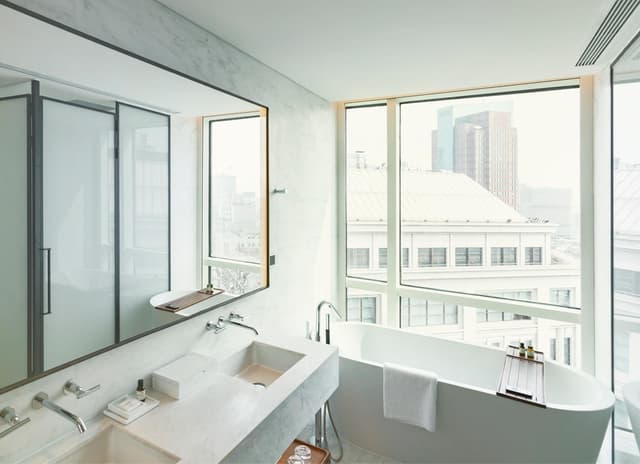 City View Loft with One King Bed · photo 4