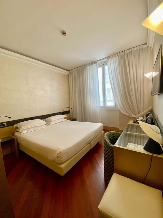 Double or Twin Room · photo 4