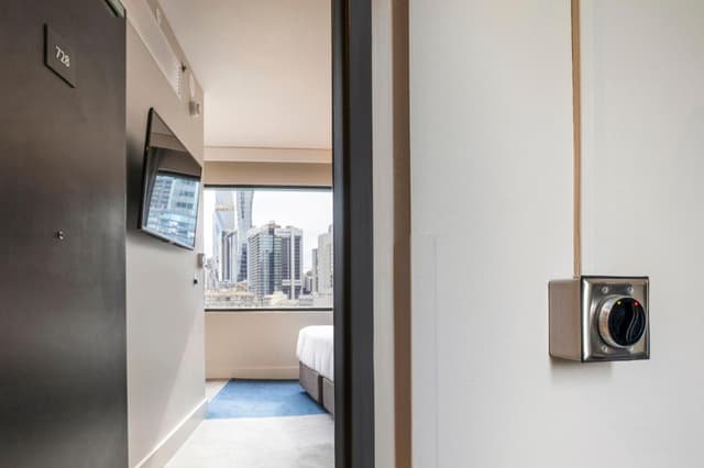 Standard King Room - Accessible · photo 1