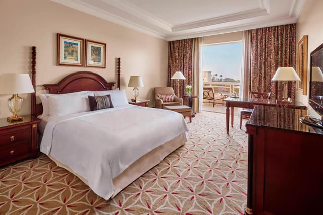 Habitación de Lujo con Cama King, con vista a la piscina / campo de golf, 1 cama · foto 1
