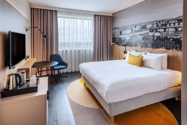 Guest Room, 1 King · photo 1
