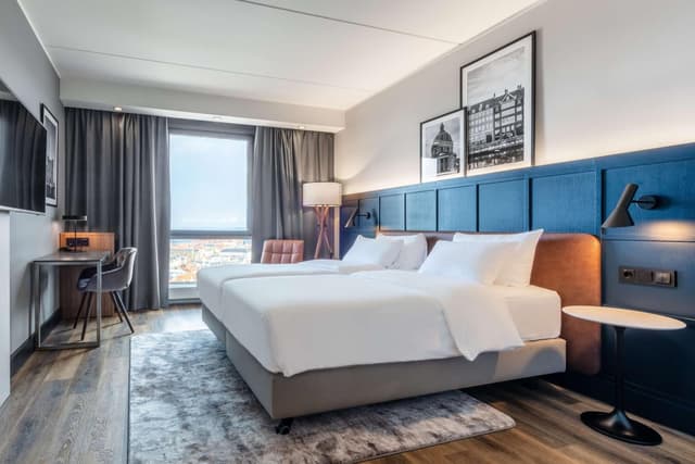Premium Room with Skyline and Lake View · photo 1