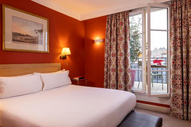 Superior Double Room with Terrace and Eiffel Tower View · photo 4