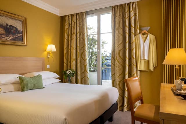 Superior Double Room with Terrace and Eiffel Tower View · photo 8