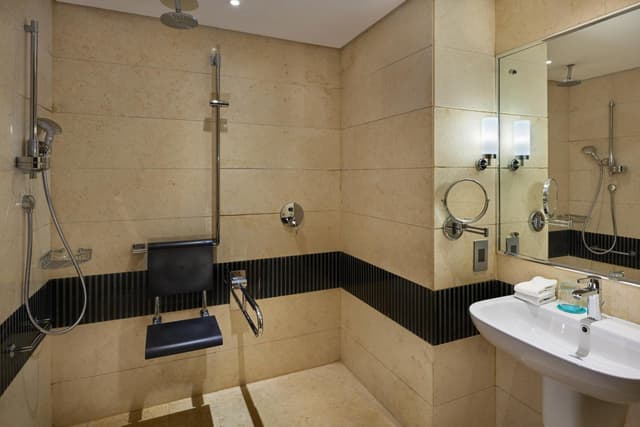 Deluxe, Guest room, 1 King, Airport view · foto 5