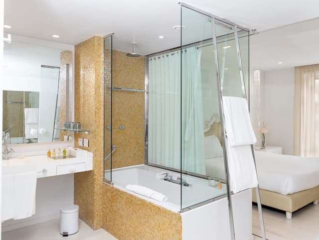 Deluxe Double or Twin Room - Free Spa Access · photo 2