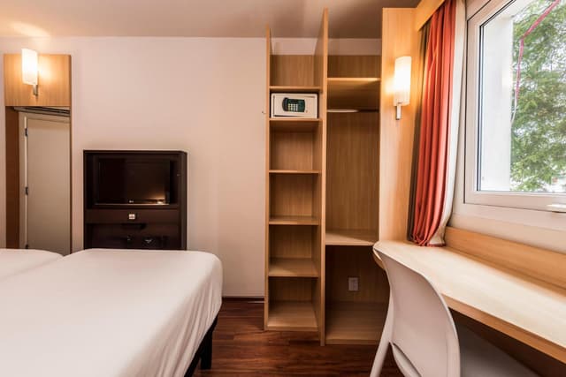 Standard Twin Room · photo 5