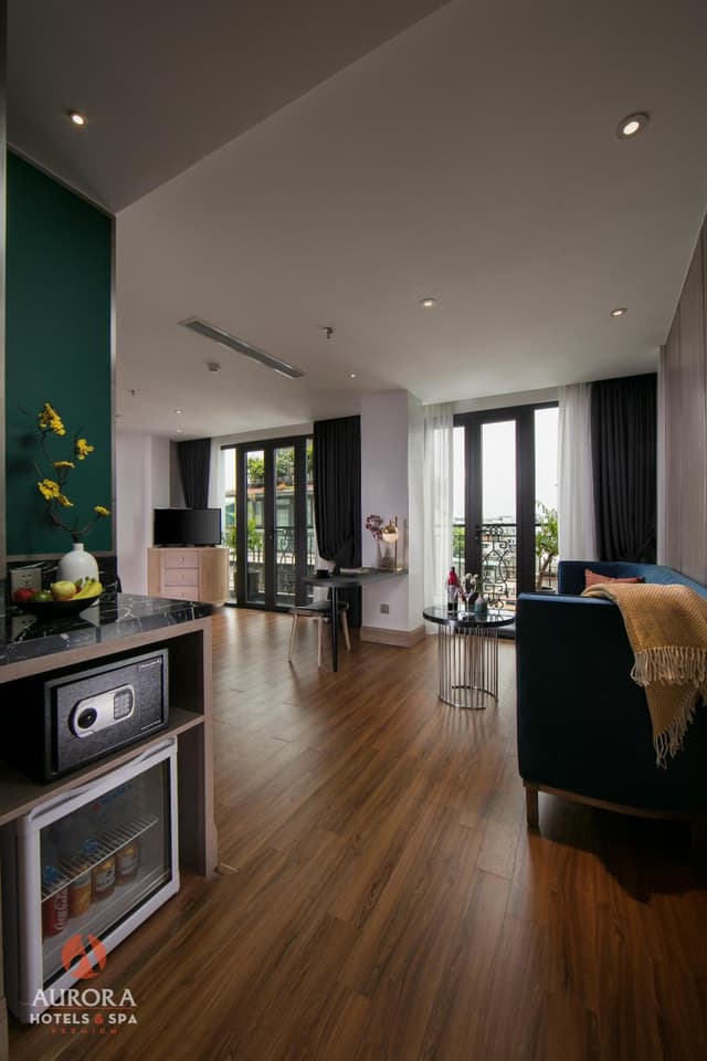 Suite Balcony with City View · photo 1