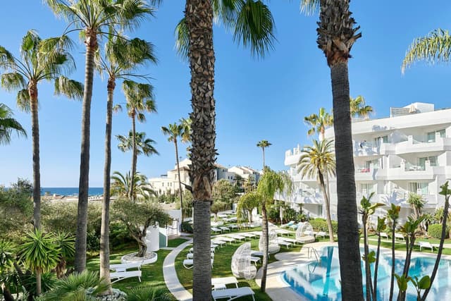 Double Room with Pool View · photo 6