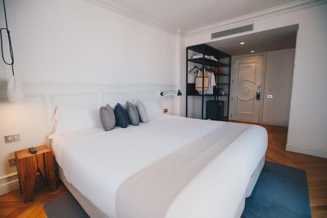 Deluxe Double Room High Floor · photo 1