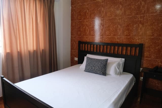Double or Twin  Basic Room · photo 5