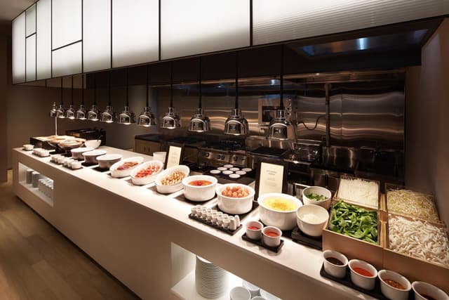 [Business 1 Pax Breakfast PKG] Standard Double Room City View · photo 3