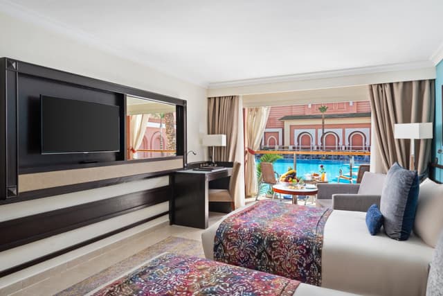 Premium Room Pool View Twin Bed · photo 1