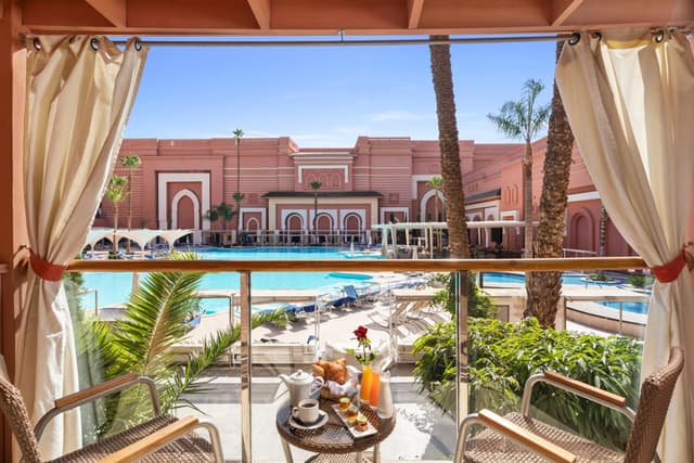 Premium Room Pool View King Bed · photo 6
