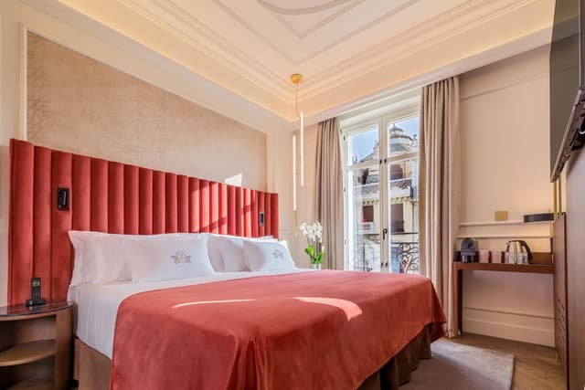 Deluxe Double Room with City View · photo 8