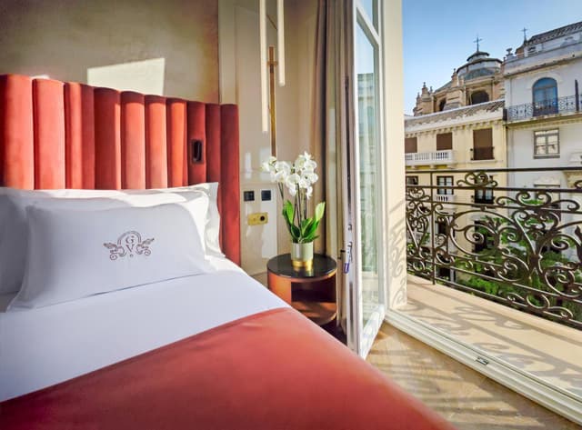 Deluxe Double Room with City View · photo 1
