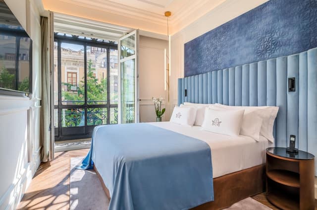 Deluxe Double Room with City View · photo 5