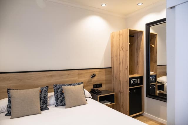 Double or Twin Room · photo 4
