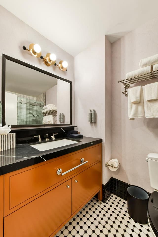 Queen Room with Two Queen Beds - Disability Access · photo 5