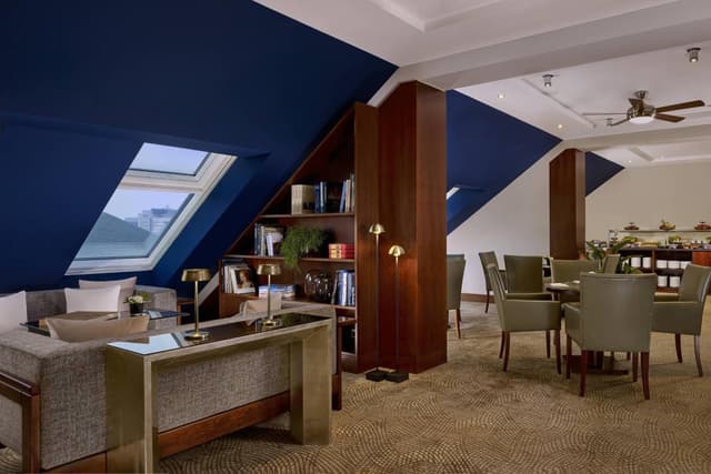 Premium Executive Room with Club Lounge Access · photo 8