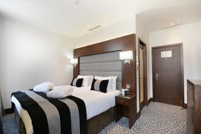 Court Wing - Cozy Double · photo 1