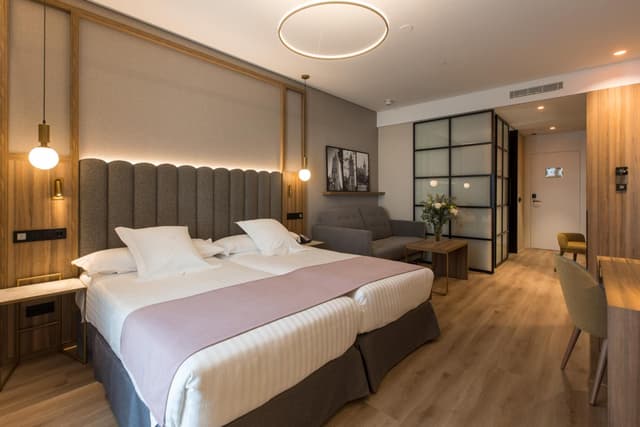 Double or Twin Room · photo 4