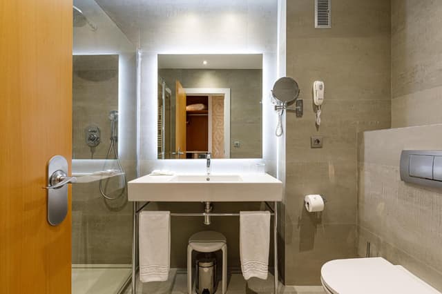 Deluxe Twin Room with Terrace and Sea View (1 Adult) · photo 1