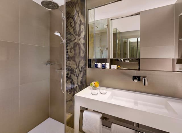Superior King Room · photo 3