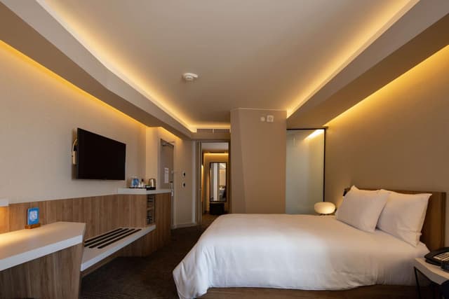 Queen Room · photo 2
