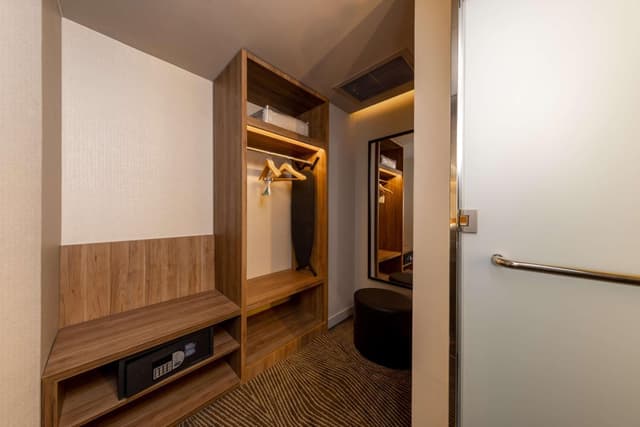 Queen Room · photo 3