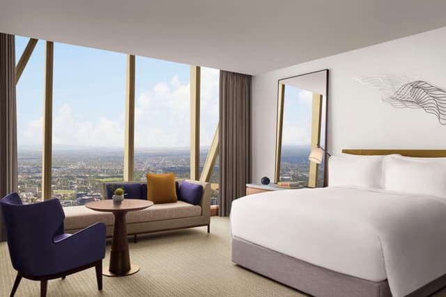 Deluxe, City View, 1 King Bed · photo 4