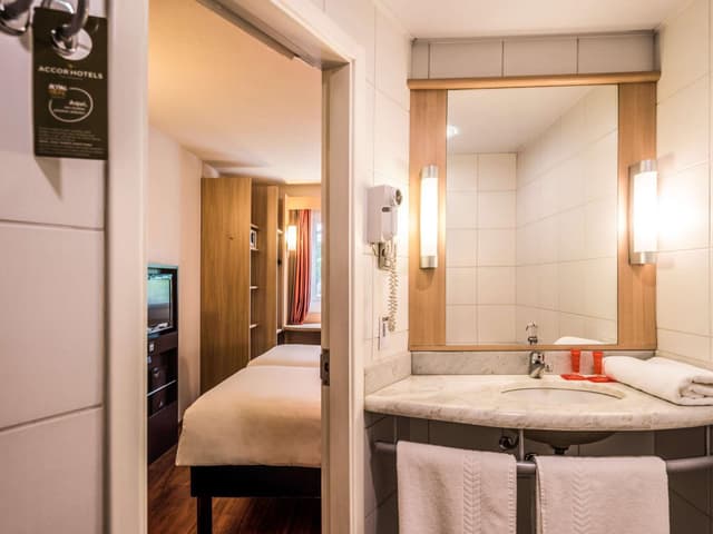 Standard Twin Room · photo 4