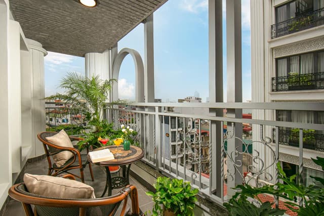 Executive Balcony · photo 4