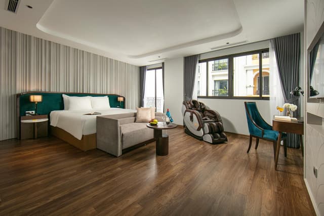 May De Ville Grand Suite Balcony · photo 1