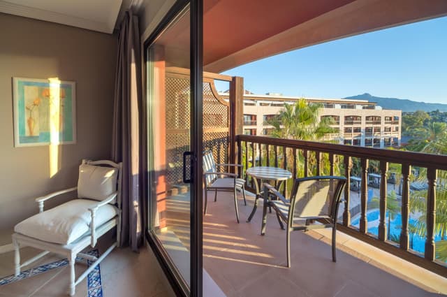 Superior Double or Twin Room with Pool View · photo 3