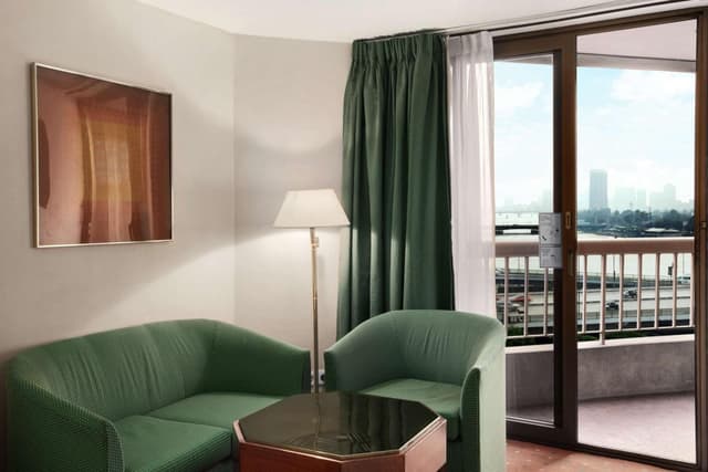 Twin Corner Room with City View · photo 3