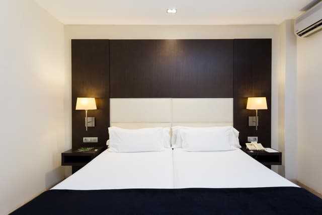 Double or Twin Room · photo 6