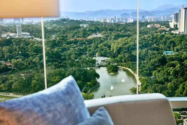 Deluxe Lake View Twin Room · photo 2