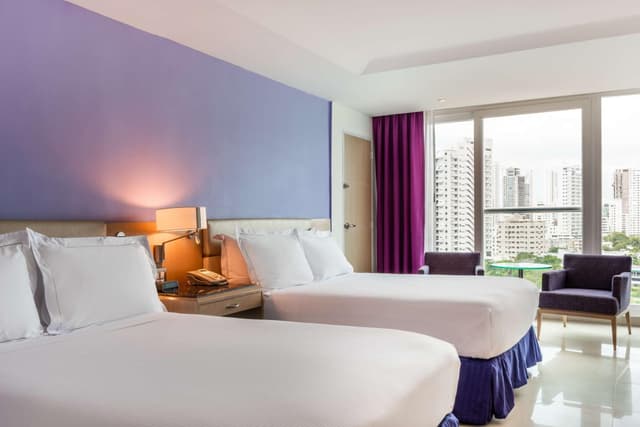 Queen Room with Two Queen Beds and City View · foto 1