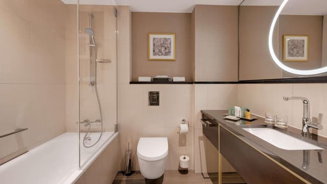 King Guest Room · photo 4