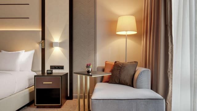 King Guest Room · photo 2