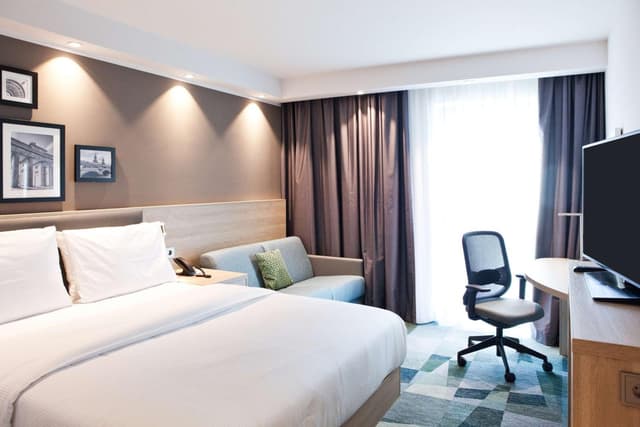 Queen Room with Sofa Bed - Non-Smoking · photo 1