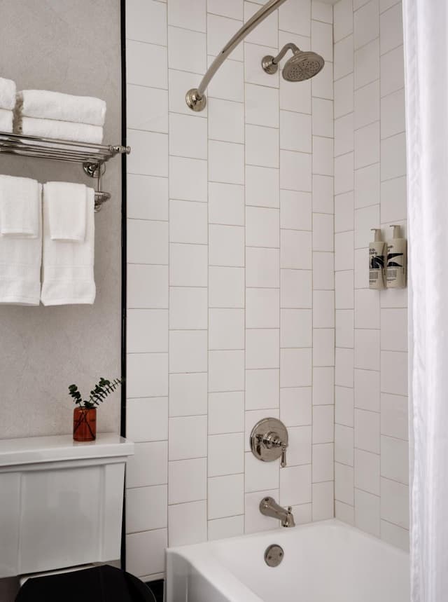 Deluxe Two Queen Beds · photo 3