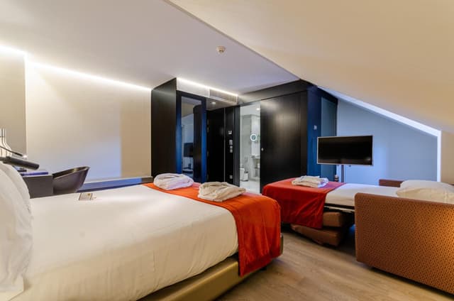 Superior Room with Street View · photo 2