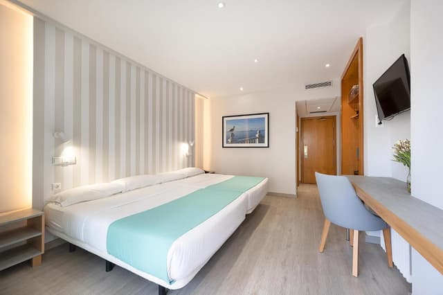 Double or Twin Room (2 Adults) · photo 8