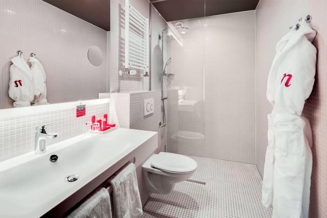 nhow Deluxe Room · photo 1